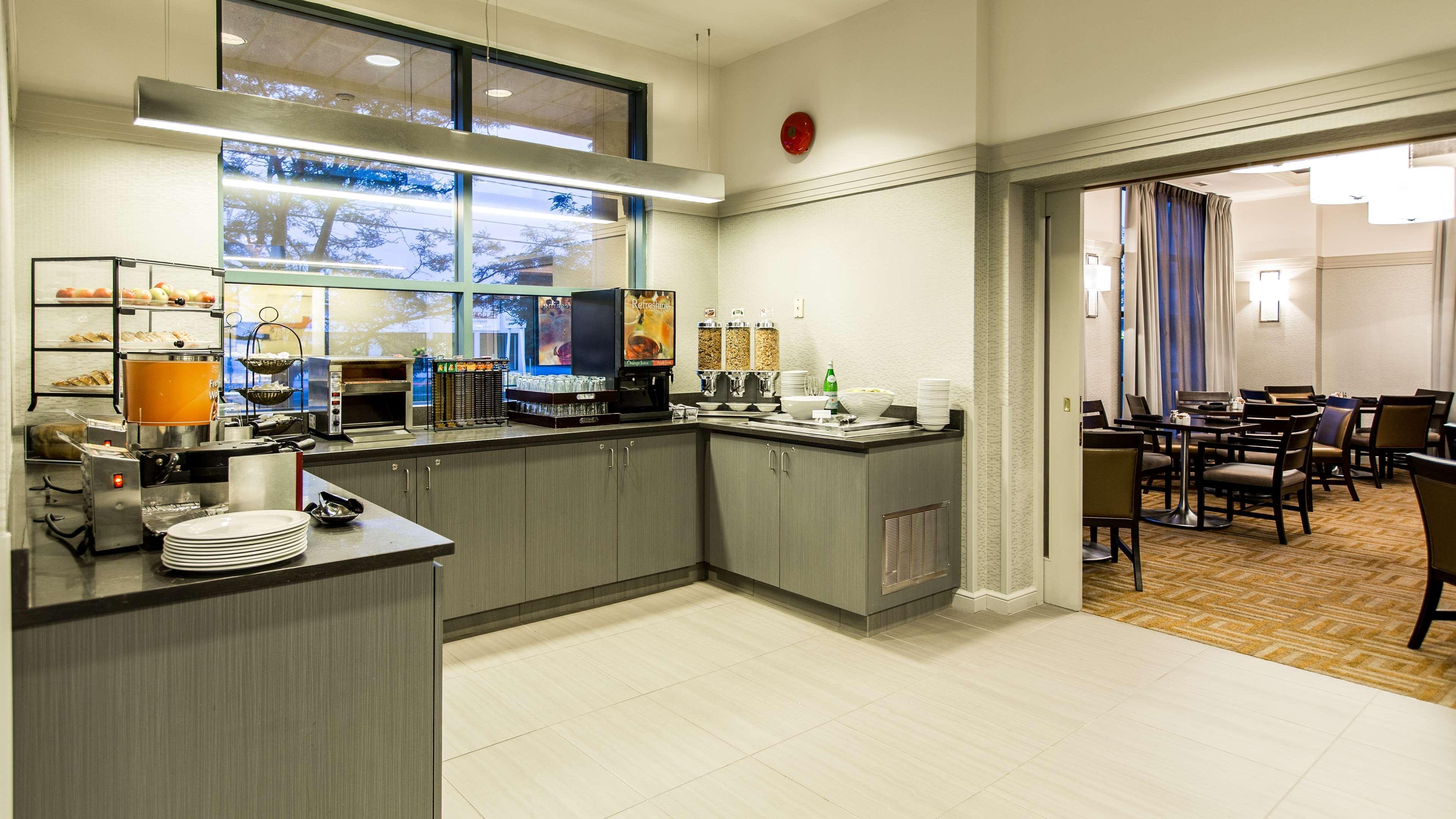 Courtyard By Marriott Kitchener Hotel ภายนอก รูปภาพ