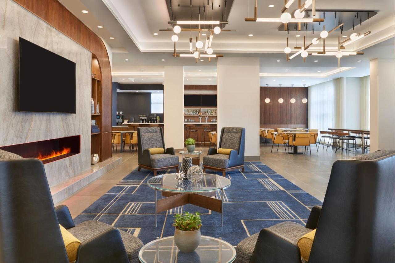 Courtyard By Marriott Kitchener Hotel ภายนอก รูปภาพ