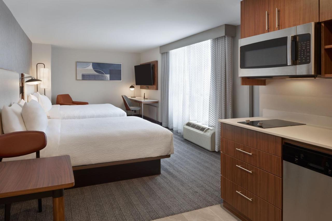 Courtyard By Marriott Kitchener Hotel ภายนอก รูปภาพ