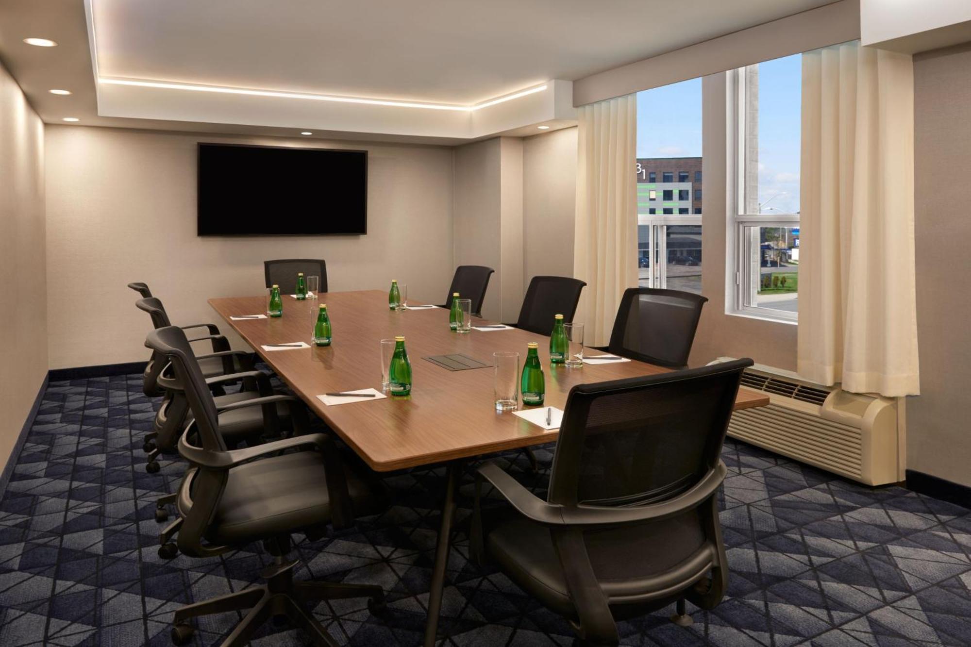 Courtyard By Marriott Kitchener Hotel ภายนอก รูปภาพ